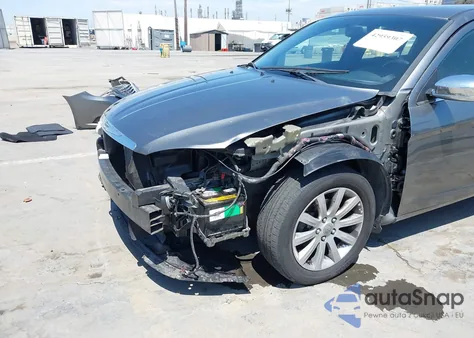 2013 Chrysler 200 Limited z USA, uszkodzony, nr VIN 1C3CCBCG7DN690111